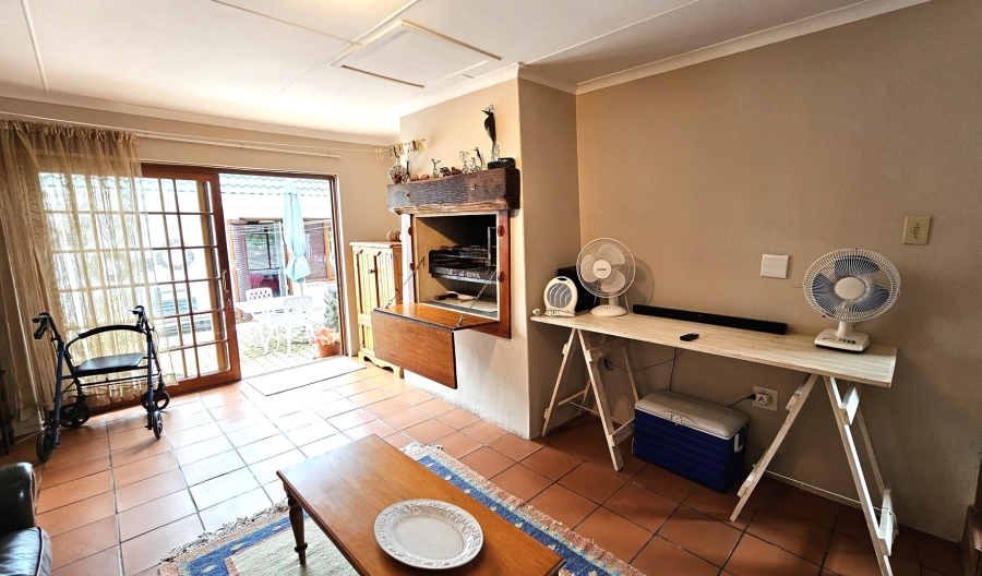 4 Bedroom Property for Sale in Bayview Western Cape